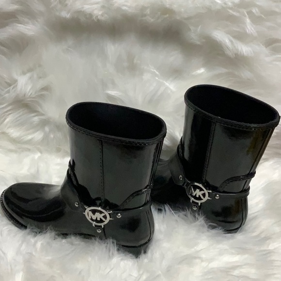 🆕👢MICHAEL KORS ankle 🌧 boot black👢☔️🖤Size 6W - Picture 5 of 13